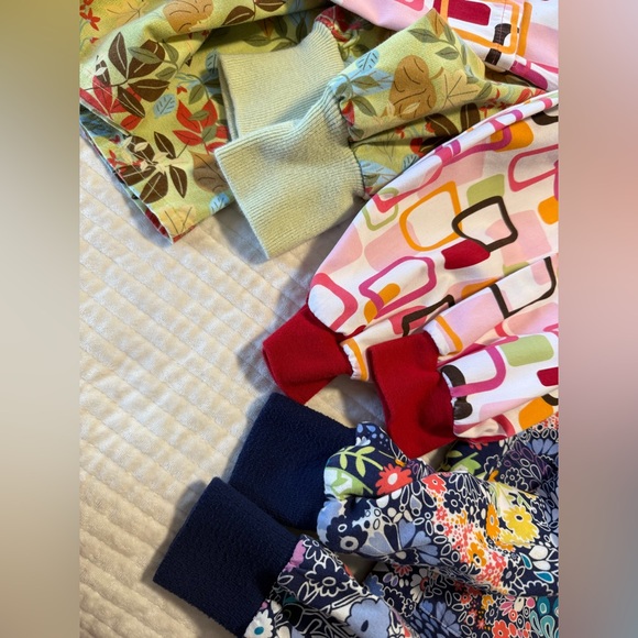 Lot of 3 Scrub Uniform Lab Coats Size Medium - Picture 10 of 10